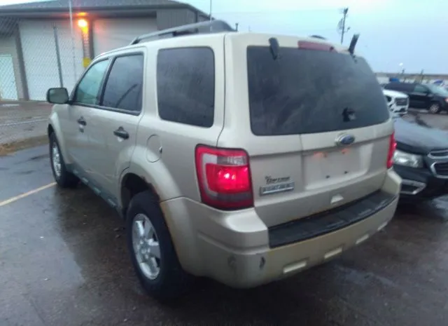 Photo 2 VIN: 1FMCU9D78AKA78895 - FORD ESCAPE 