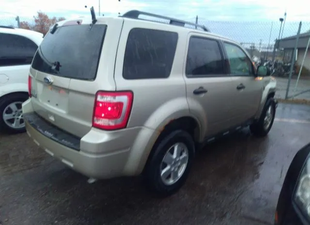 Photo 3 VIN: 1FMCU9D78AKA78895 - FORD ESCAPE 