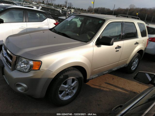 Photo 1 VIN: 1FMCU9D78AKC59012 - FORD ESCAPE 