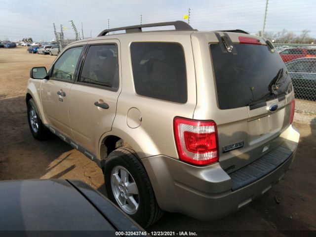 Photo 2 VIN: 1FMCU9D78AKC59012 - FORD ESCAPE 