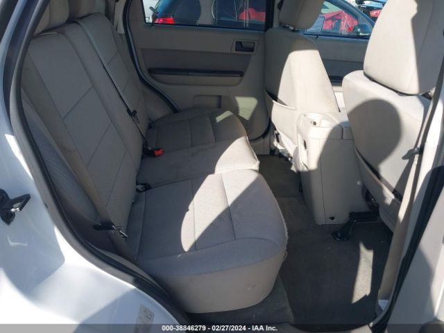 Photo 7 VIN: 1FMCU9D78BKC12662 - FORD ESCAPE 