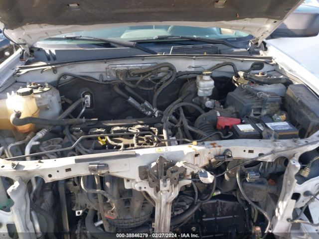 Photo 9 VIN: 1FMCU9D78BKC12662 - FORD ESCAPE 