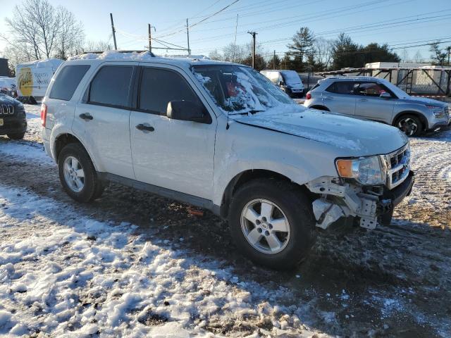 Photo 3 VIN: 1FMCU9D78CKB92561 - FORD ESCAPE 