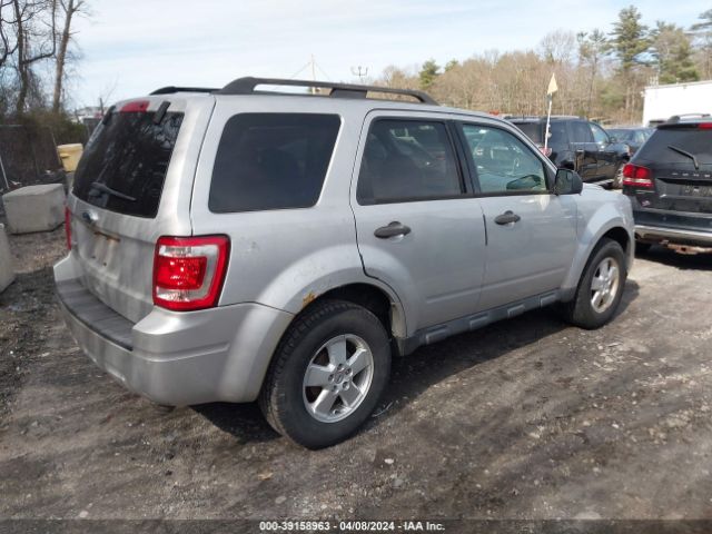 Photo 3 VIN: 1FMCU9D78CKC28328 - FORD ESCAPE 