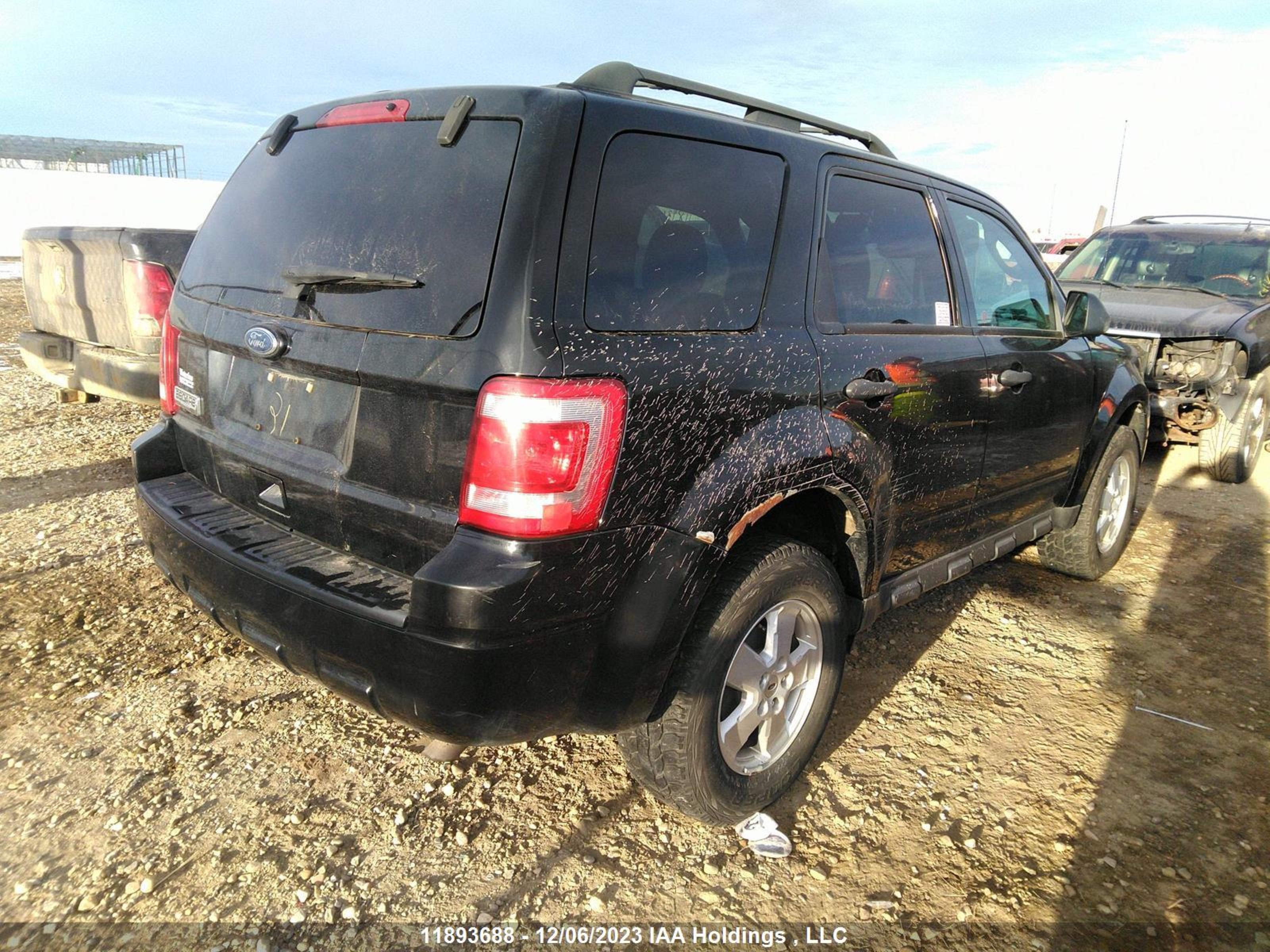 Photo 3 VIN: 1FMCU9D79AKB86426 - FORD ESCAPE 