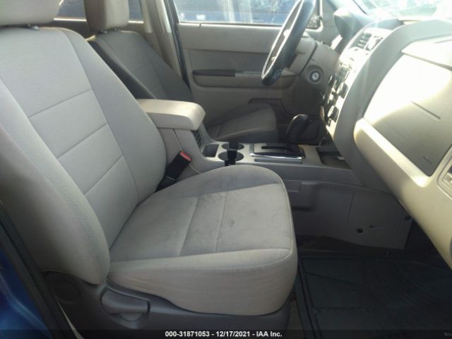 Photo 4 VIN: 1FMCU9D79AKC22518 - FORD ESCAPE 