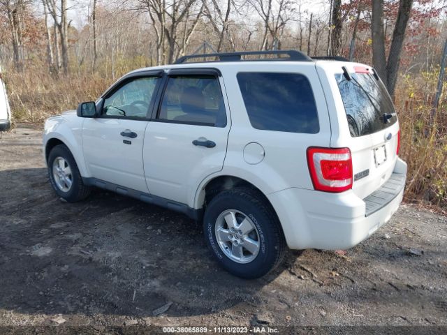 Photo 2 VIN: 1FMCU9D7XAKC03668 - FORD ESCAPE 