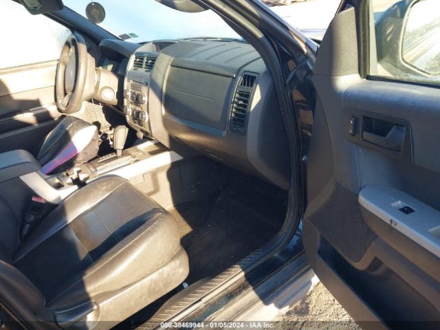 Photo 4 VIN: 1FMCU9D7XCKB15612 - FORD ESCAPE 