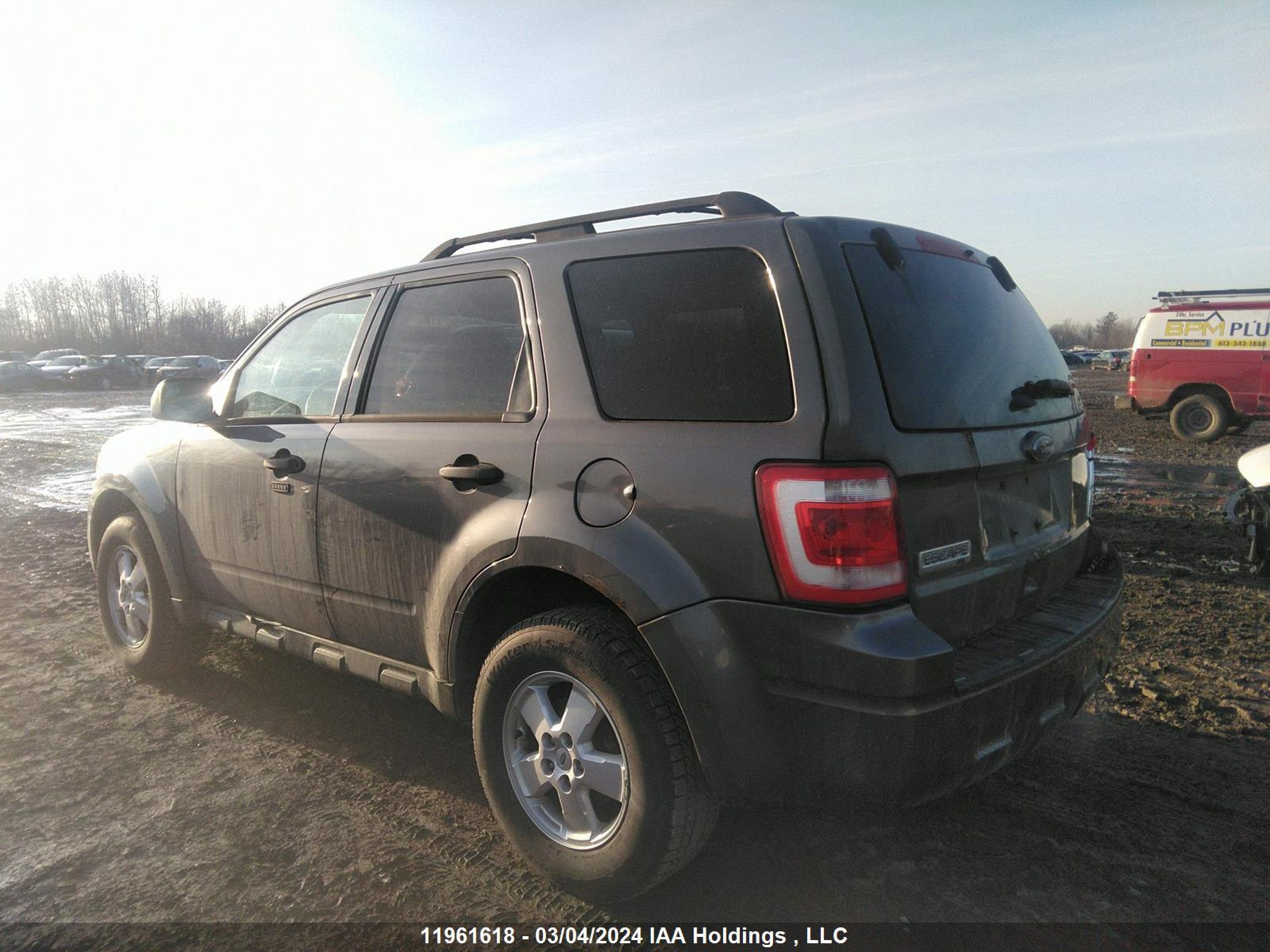 Photo 2 VIN: 1FMCU9D7XCKB46004 - FORD ESCAPE 