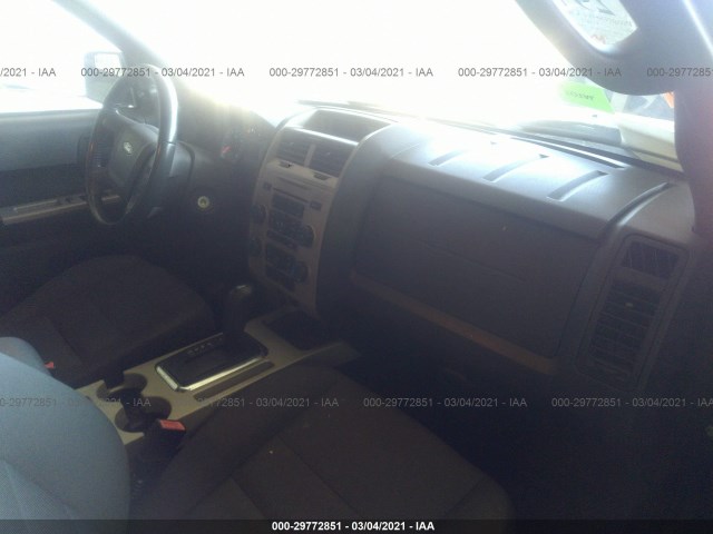 Photo 4 VIN: 1FMCU9D7XCKC27889 - FORD ESCAPE 