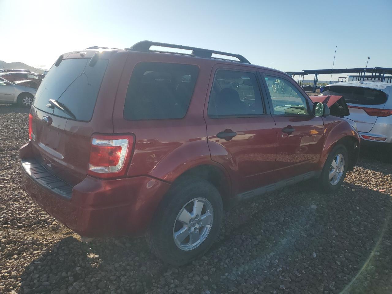 Photo 2 VIN: 1FMCU9D7XCKC28332 - FORD ESCAPE 