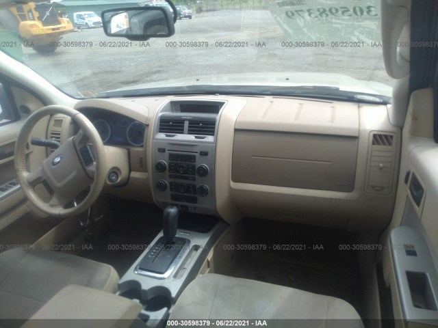 Photo 4 VIN: 1FMCU9DG0AKB53217 - FORD ESCAPE 