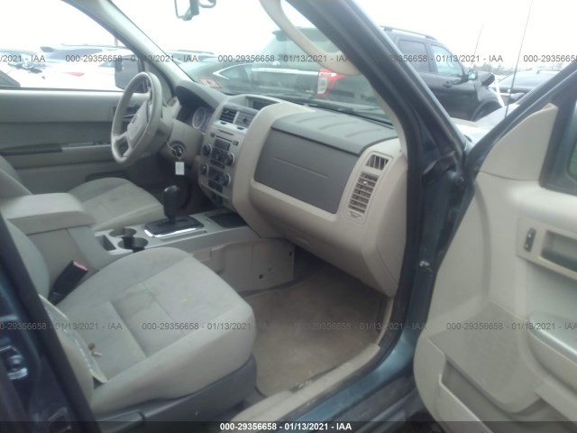 Photo 4 VIN: 1FMCU9DG0AKC70926 - FORD ESCAPE 