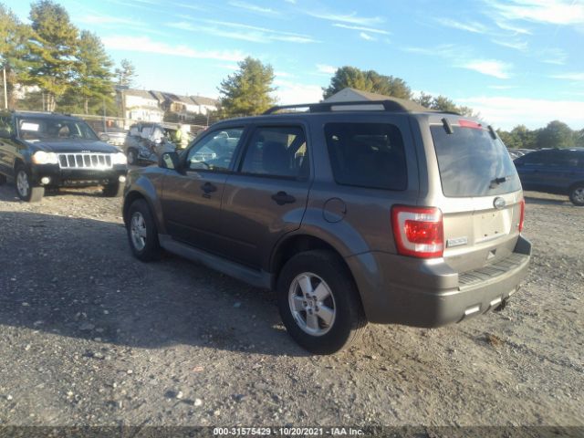 Photo 2 VIN: 1FMCU9DG0BKB09316 - FORD ESCAPE 