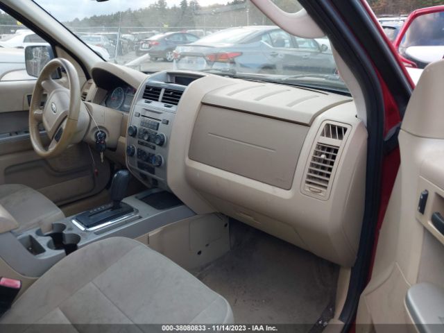 Photo 4 VIN: 1FMCU9DG0BKB56698 - FORD ESCAPE 