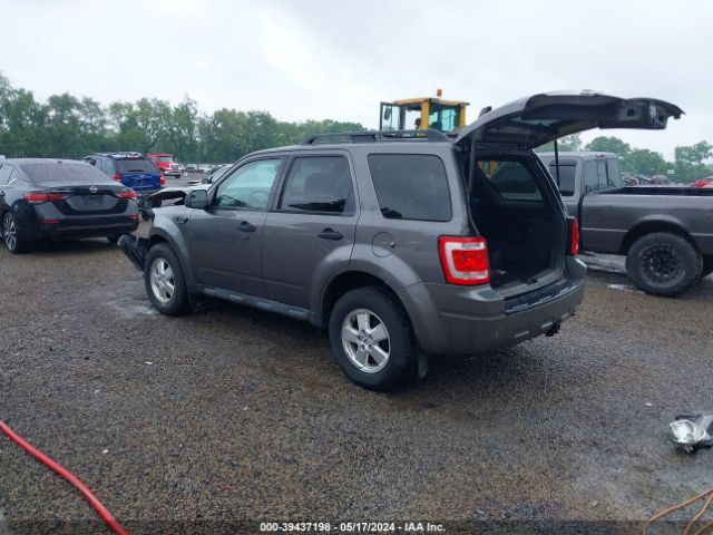 Photo 2 VIN: 1FMCU9DG0BKC03132 - FORD ESCAPE 