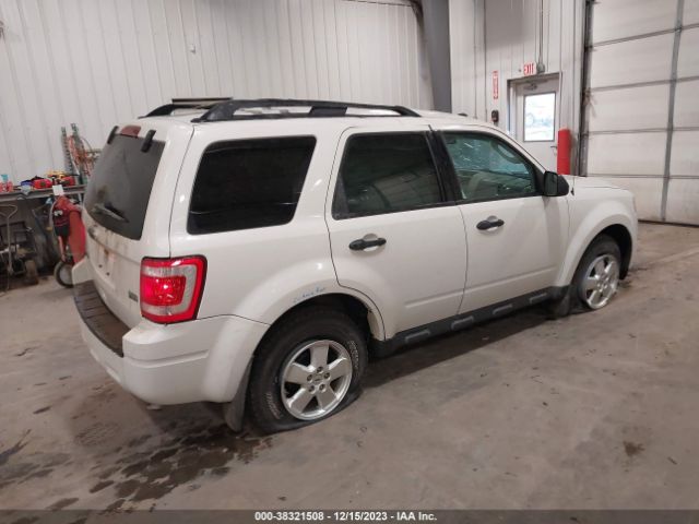 Photo 3 VIN: 1FMCU9DG0CKB43533 - FORD ESCAPE 