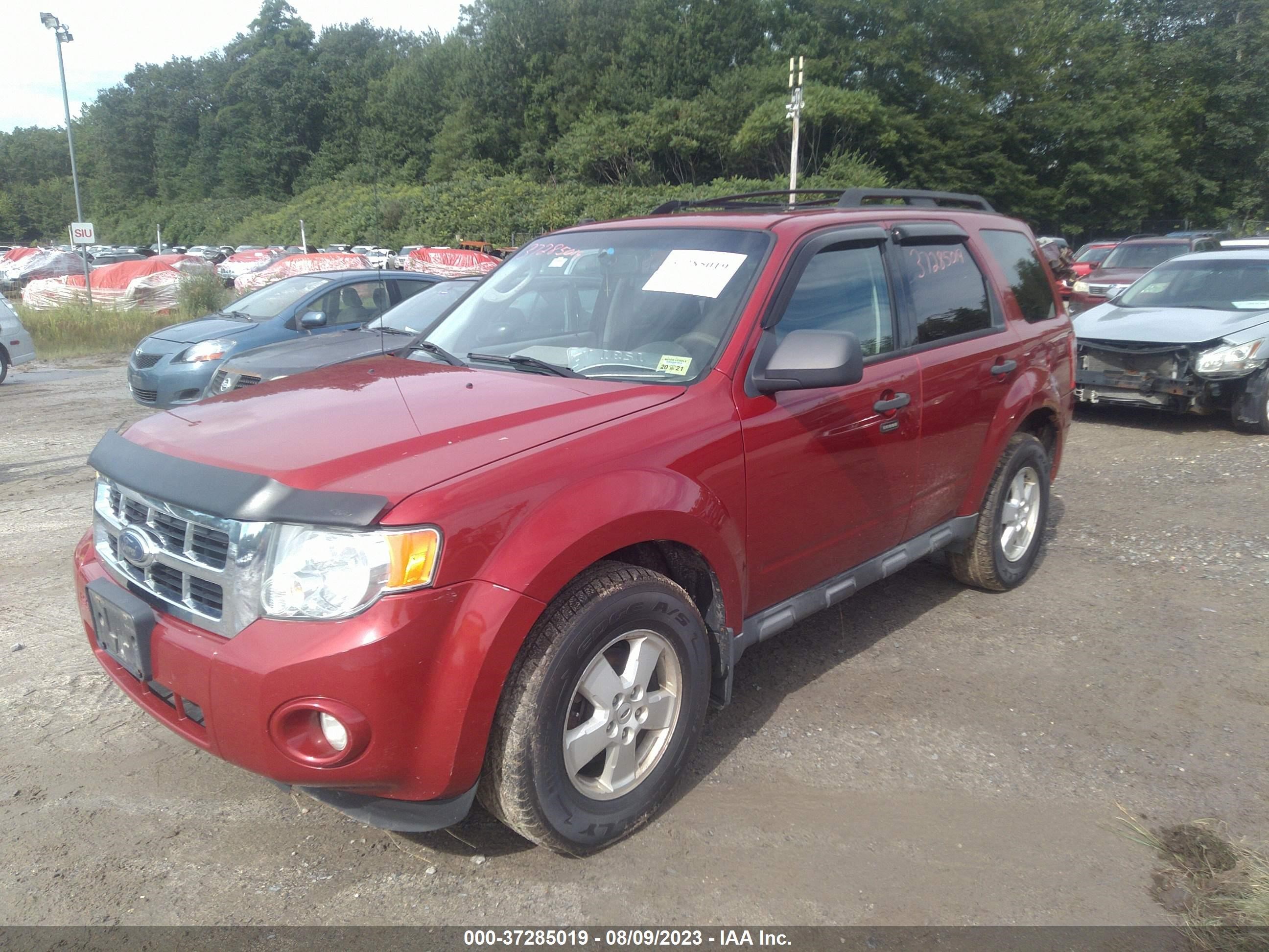 Photo 1 VIN: 1FMCU9DG1AKA30672 - FORD ESCAPE 