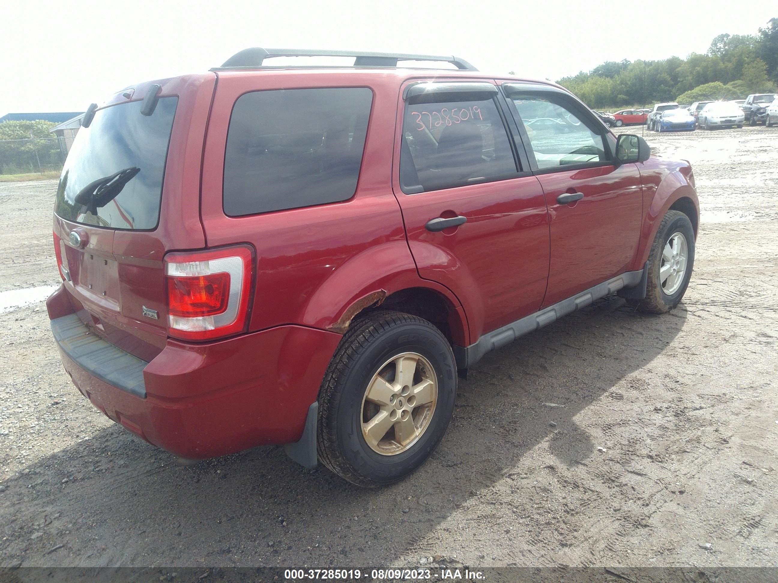 Photo 3 VIN: 1FMCU9DG1AKA30672 - FORD ESCAPE 