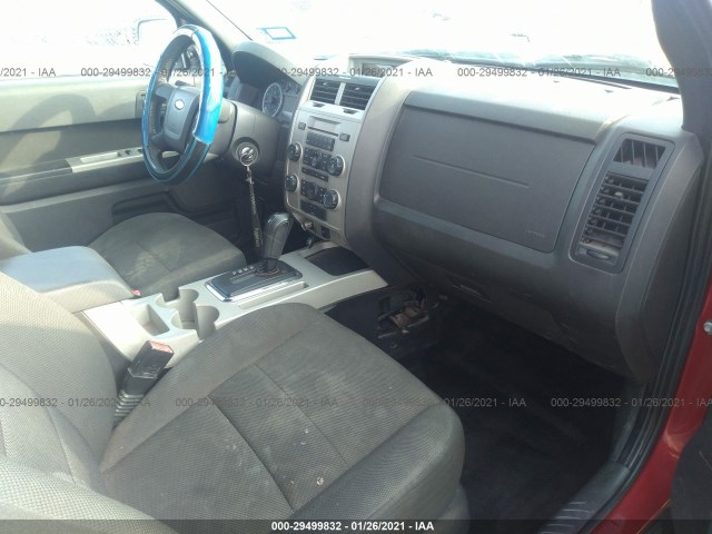 Photo 4 VIN: 1FMCU9DG1AKB76098 - FORD ESCAPE 