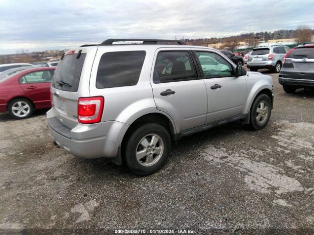 Photo 3 VIN: 1FMCU9DG1AKC30841 - FORD ESCAPE 