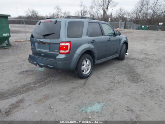 Photo 3 VIN: 1FMCU9DG1AKC47705 - FORD ESCAPE 