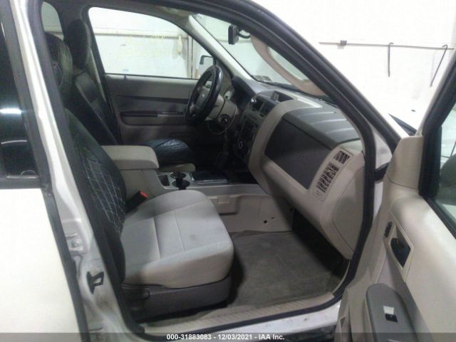 Photo 4 VIN: 1FMCU9DG1AKC48174 - FORD ESCAPE 