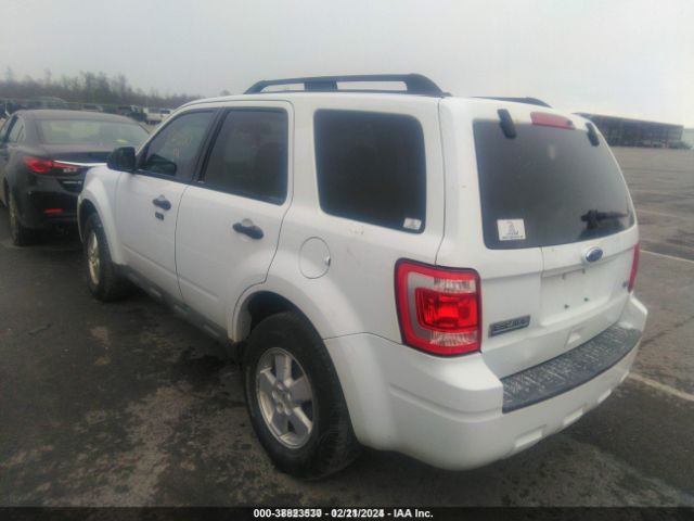 Photo 2 VIN: 1FMCU9DG1AKC90358 - FORD ESCAPE 