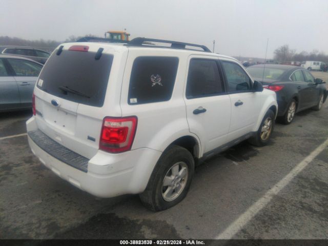 Photo 3 VIN: 1FMCU9DG1AKC90358 - FORD ESCAPE 