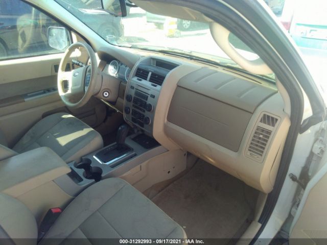 Photo 4 VIN: 1FMCU9DG1BKA68324 - FORD ESCAPE 