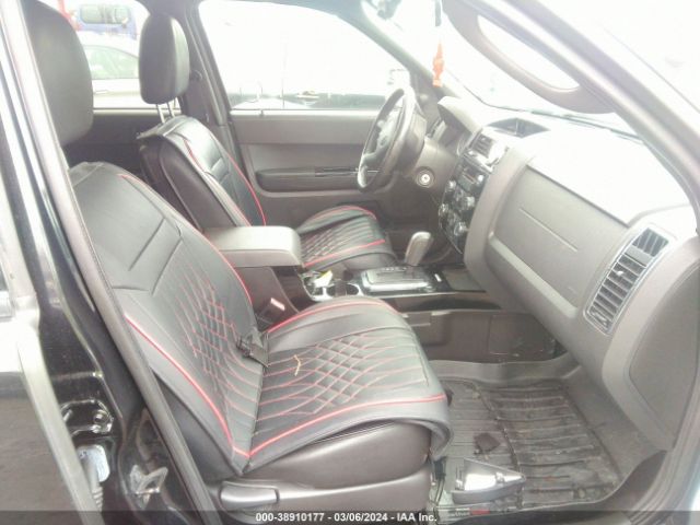 Photo 4 VIN: 1FMCU9DG1BKB94425 - FORD ESCAPE 