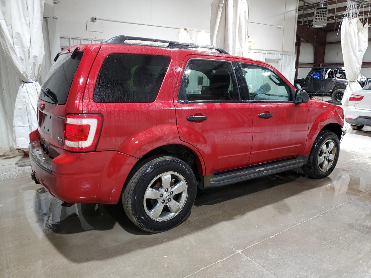 Photo 2 VIN: 1FMCU9DG2AKA41521 - FORD ESCAPE 