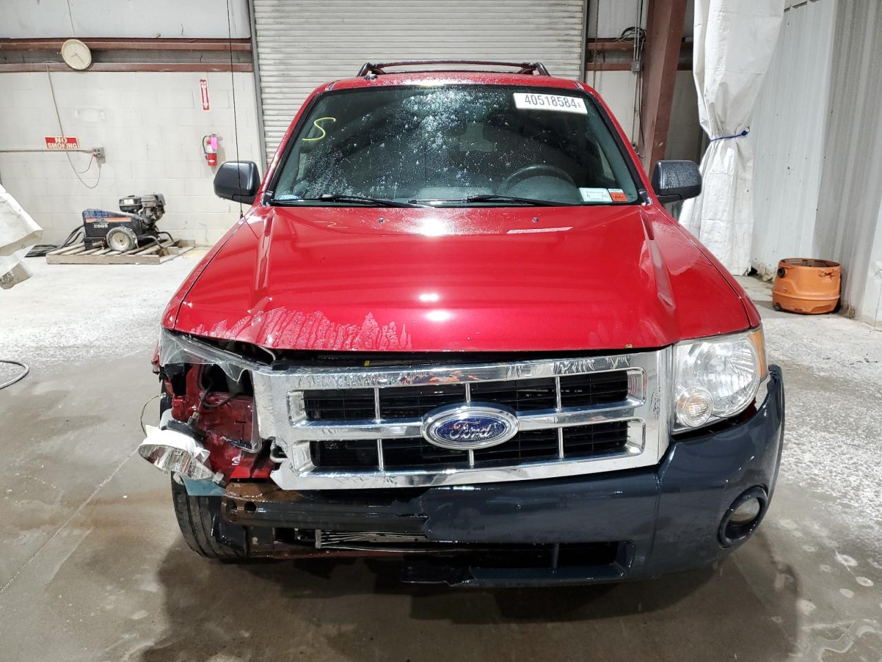 Photo 4 VIN: 1FMCU9DG2AKA41521 - FORD ESCAPE 