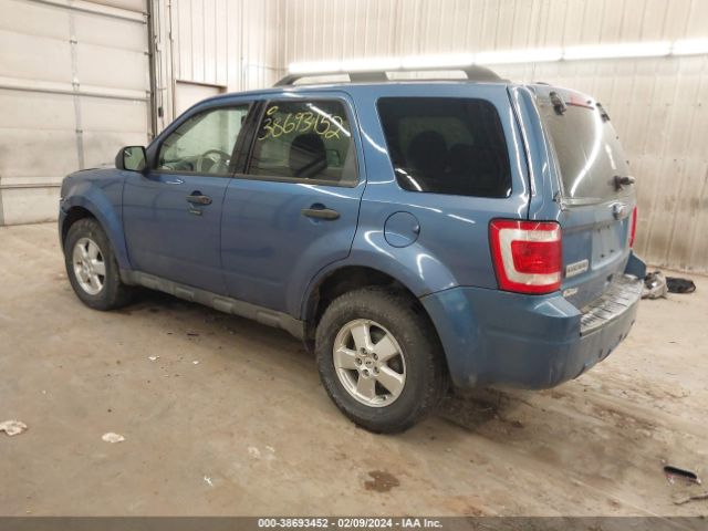 Photo 2 VIN: 1FMCU9DG2AKA92713 - FORD ESCAPE 