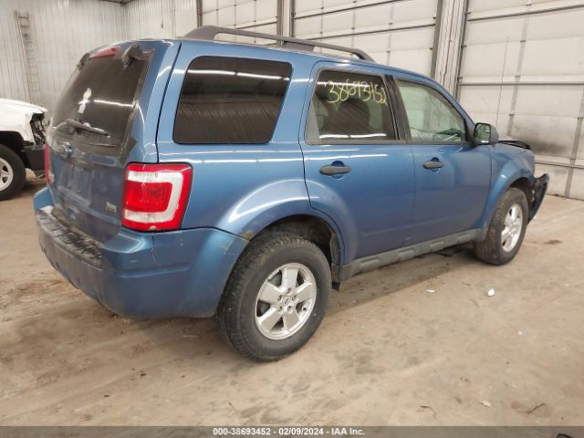 Photo 3 VIN: 1FMCU9DG2AKA92713 - FORD ESCAPE 