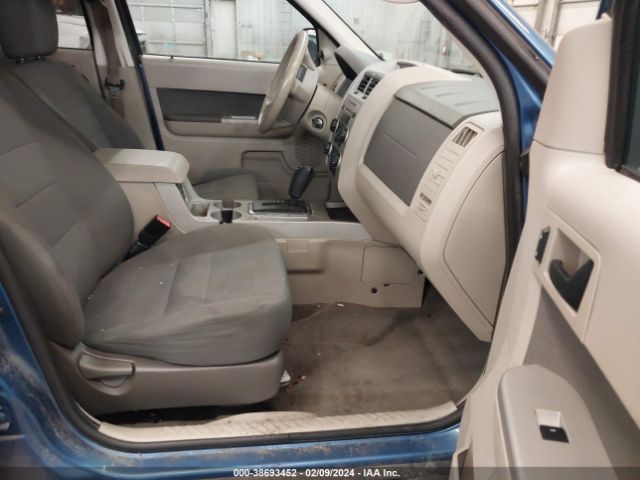 Photo 4 VIN: 1FMCU9DG2AKA92713 - FORD ESCAPE 