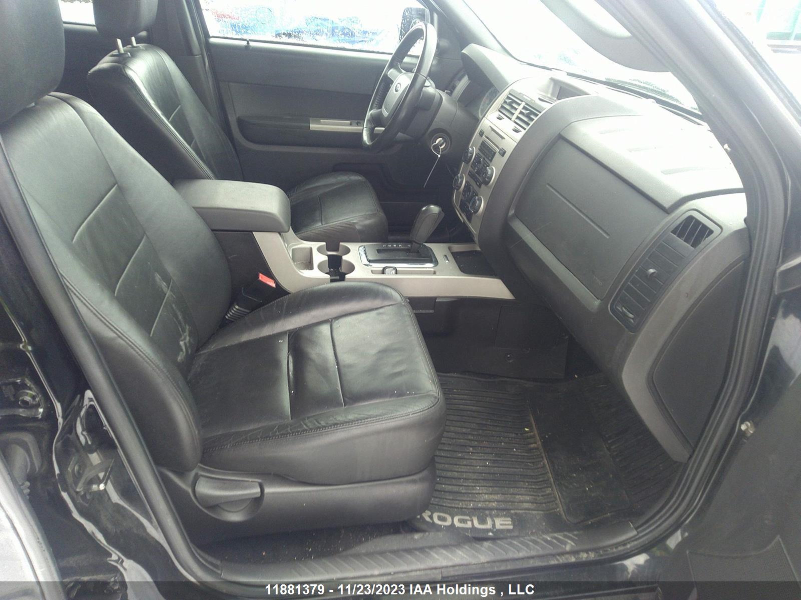 Photo 4 VIN: 1FMCU9DG2AKB16556 - FORD ESCAPE 