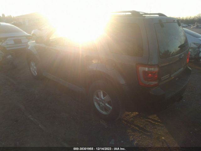 Photo 2 VIN: 1FMCU9DG2BKA13123 - FORD ESCAPE 