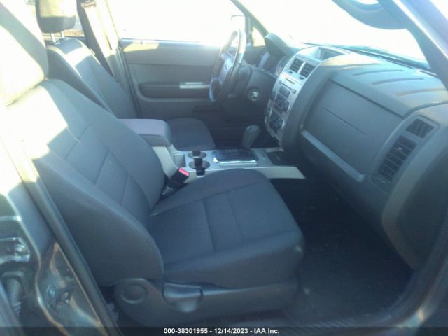 Photo 4 VIN: 1FMCU9DG2BKA13123 - FORD ESCAPE 