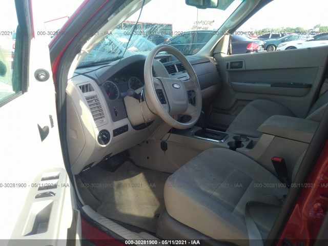 Photo 4 VIN: 1FMCU9DG2BKB28630 - FORD ESCAPE 