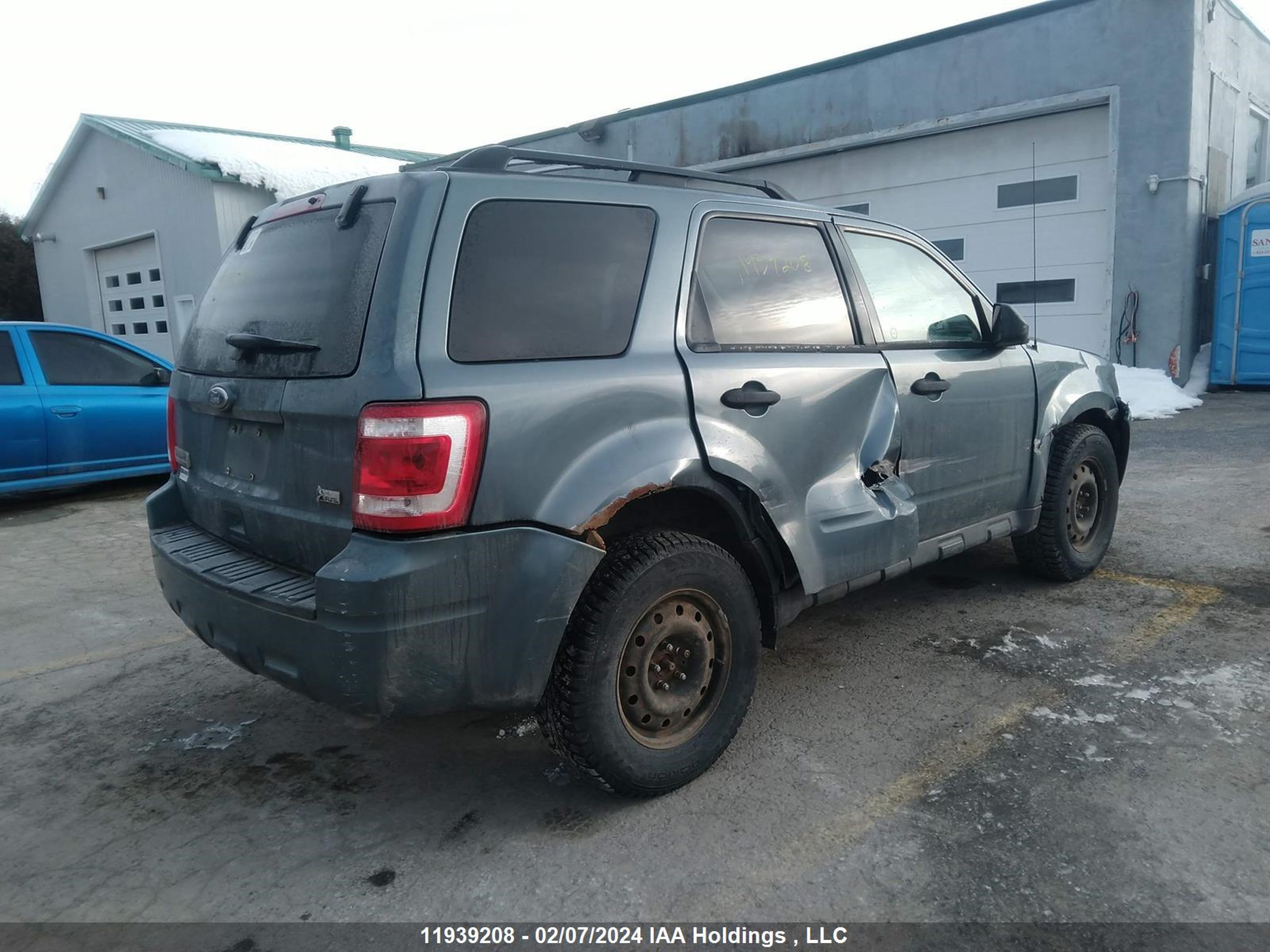 Photo 3 VIN: 1FMCU9DG3AKA40135 - FORD ESCAPE 