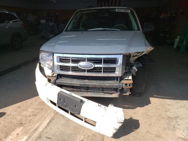 Photo 4 VIN: 1FMCU9DG3AKA40717 - FORD ESCAPE XLT 