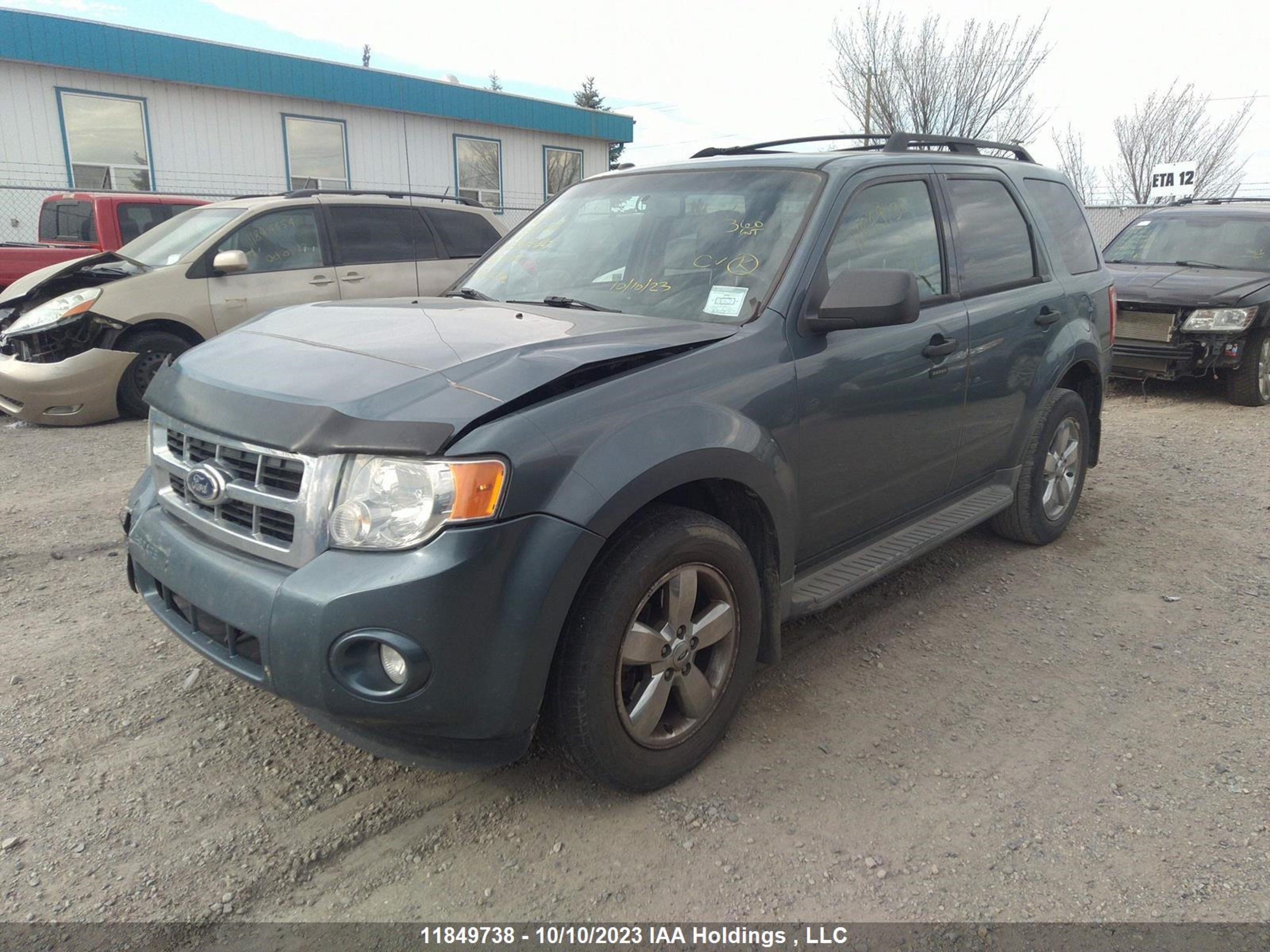 Photo 1 VIN: 1FMCU9DG3AKB72182 - FORD ESCAPE 