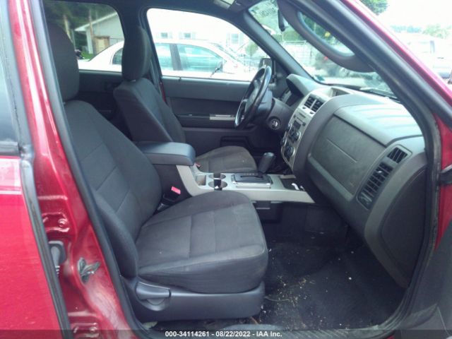 Photo 4 VIN: 1FMCU9DG3AKB88687 - FORD ESCAPE 