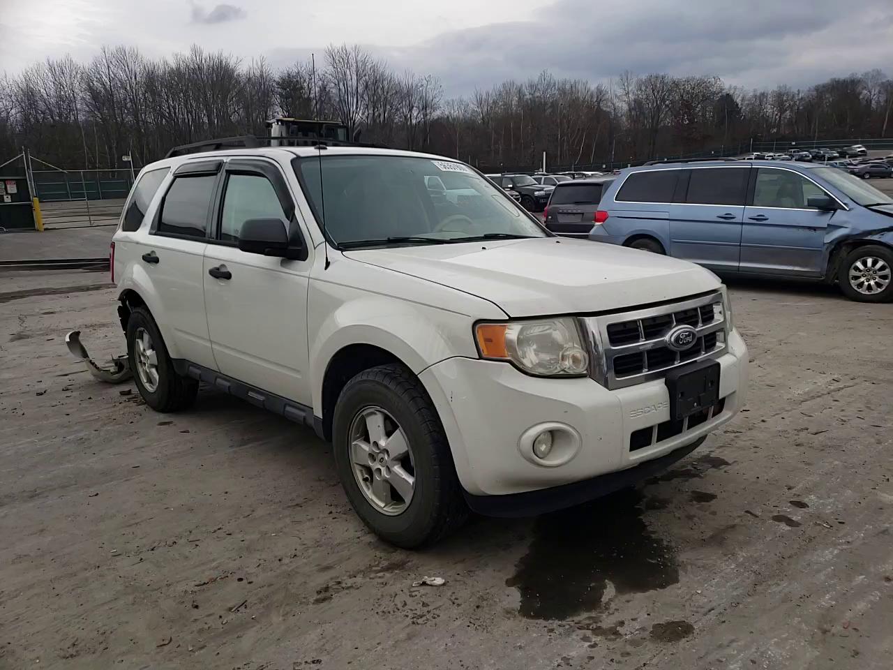 Photo 10 VIN: 1FMCU9DG3AKC50766 - FORD ESCAPE XLT 