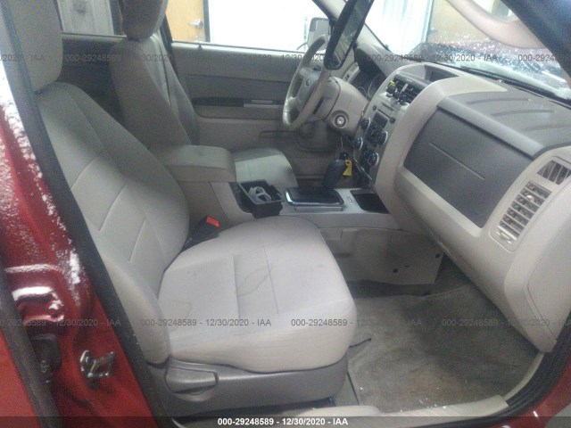 Photo 4 VIN: 1FMCU9DG3AKC83704 - FORD ESCAPE 