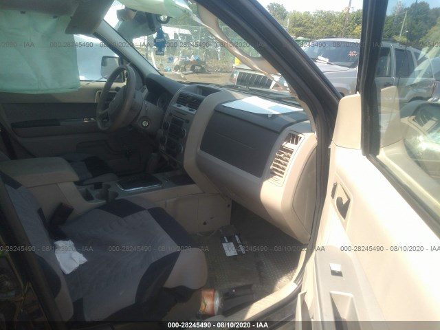 Photo 4 VIN: 1FMCU9DG3BKA31601 - FORD ESCAPE 