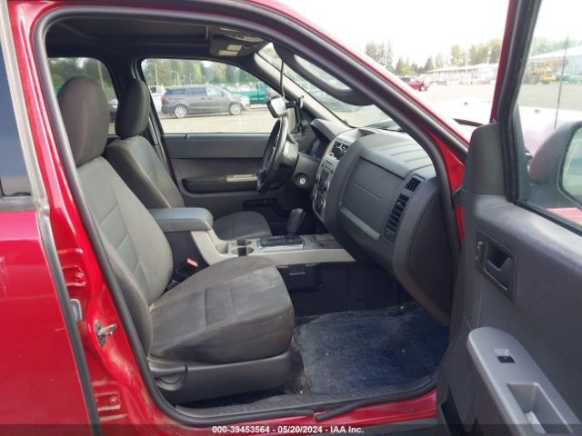 Photo 4 VIN: 1FMCU9DG3BKC05666 - FORD ESCAPE 