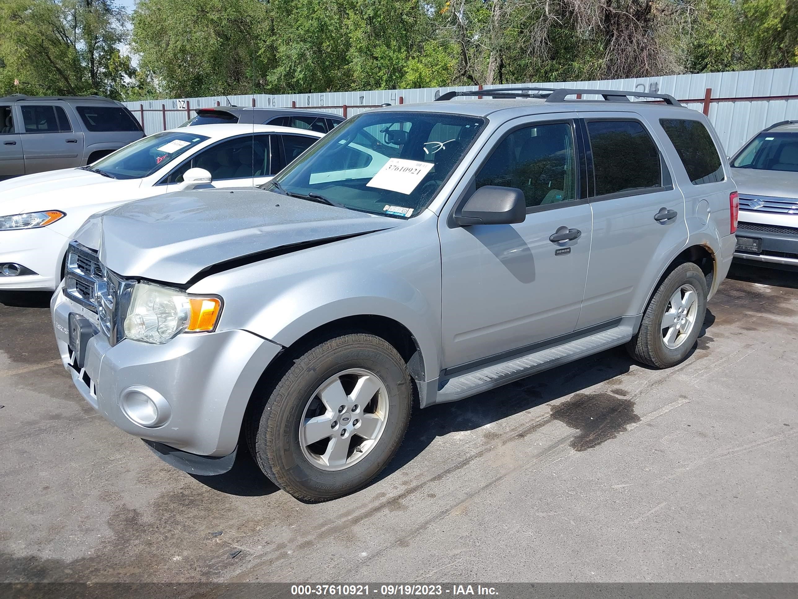 Photo 1 VIN: 1FMCU9DG3CKA29025 - FORD ESCAPE 