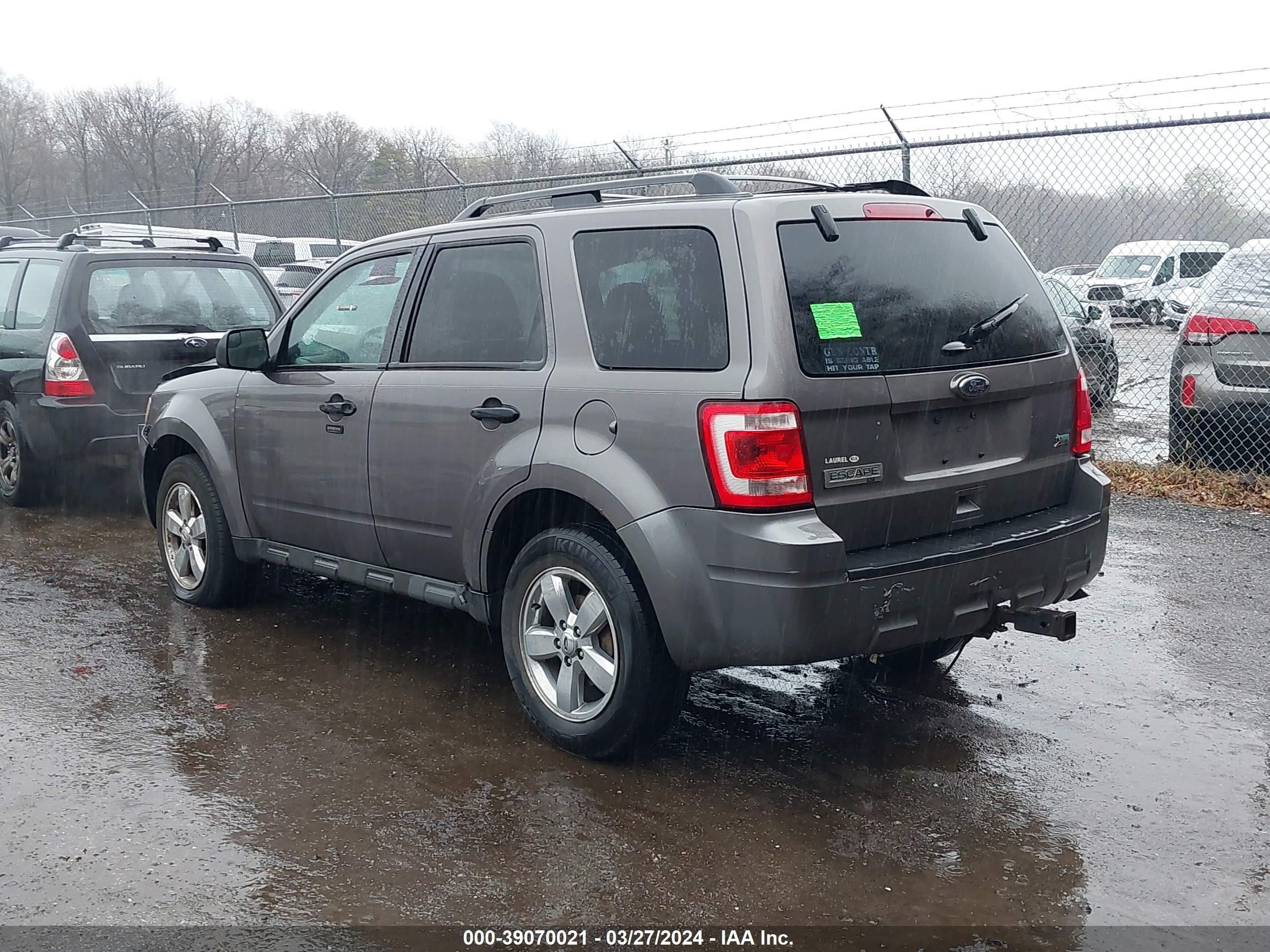 Photo 2 VIN: 1FMCU9DG3CKB62920 - FORD ESCAPE 